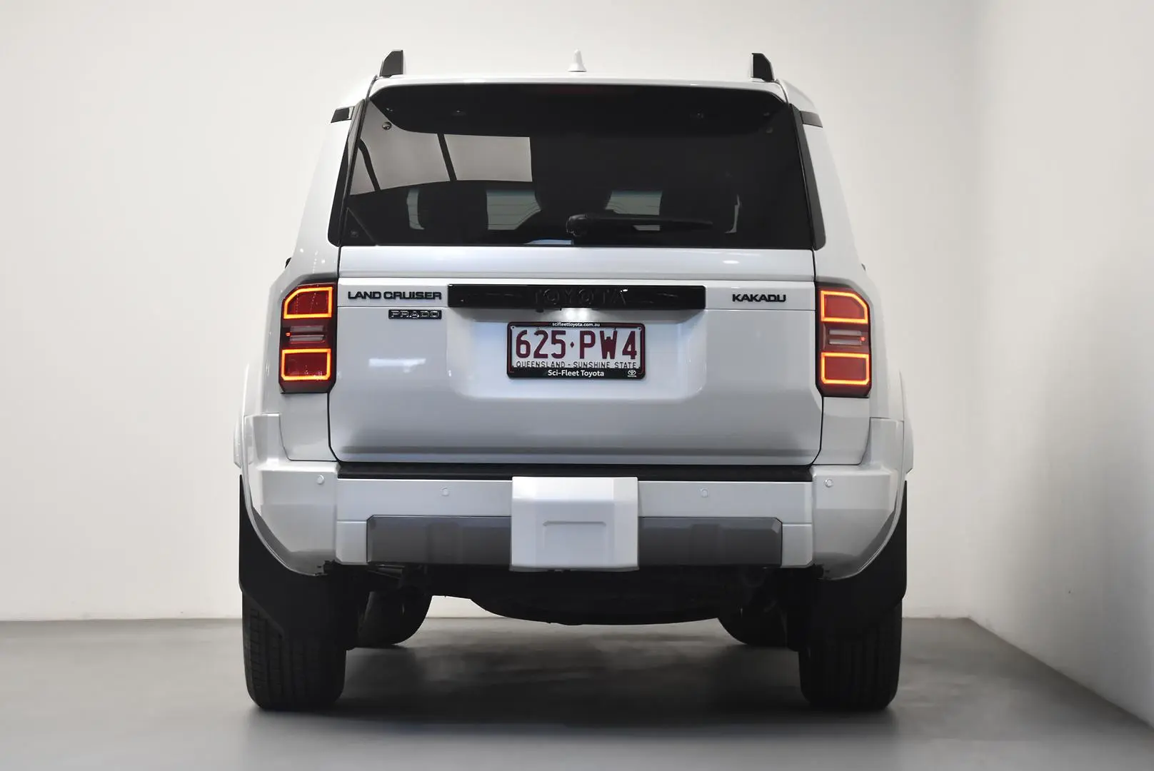 2024 Toyota Landcruiser Prado Gallery Image 6