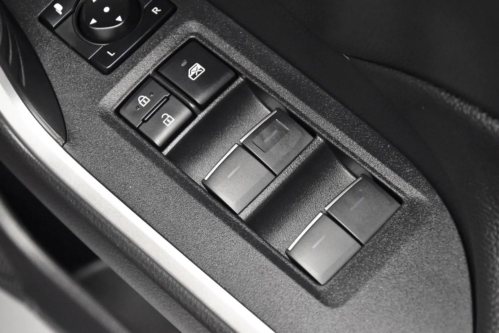 2022 Toyota RAV4 Gallery Image 9