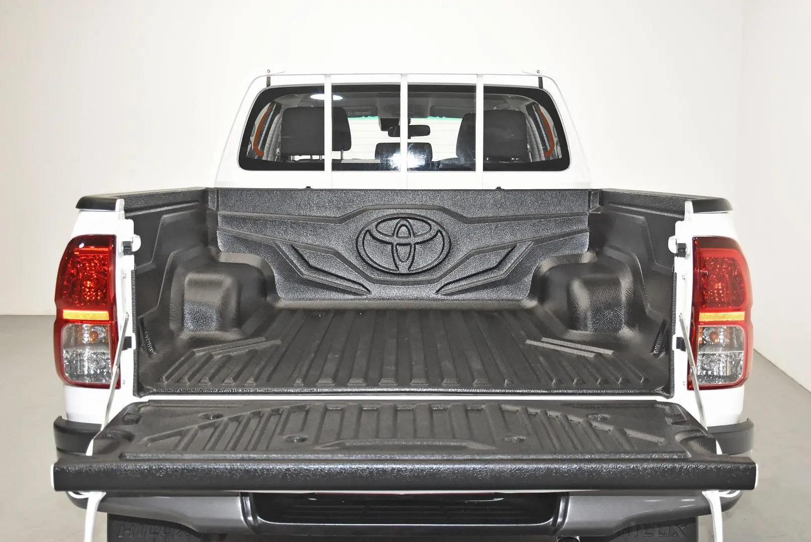 2023 Toyota Hilux Gallery Image 20