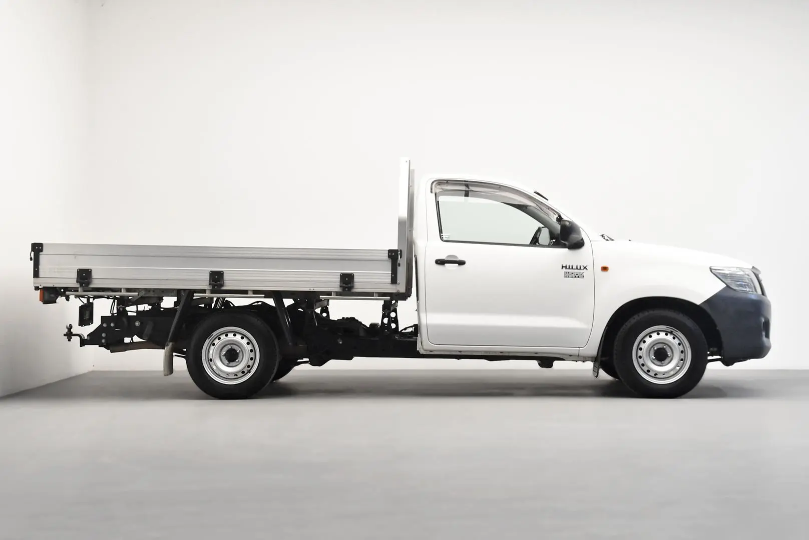 2014 Toyota Hilux Gallery Image 3