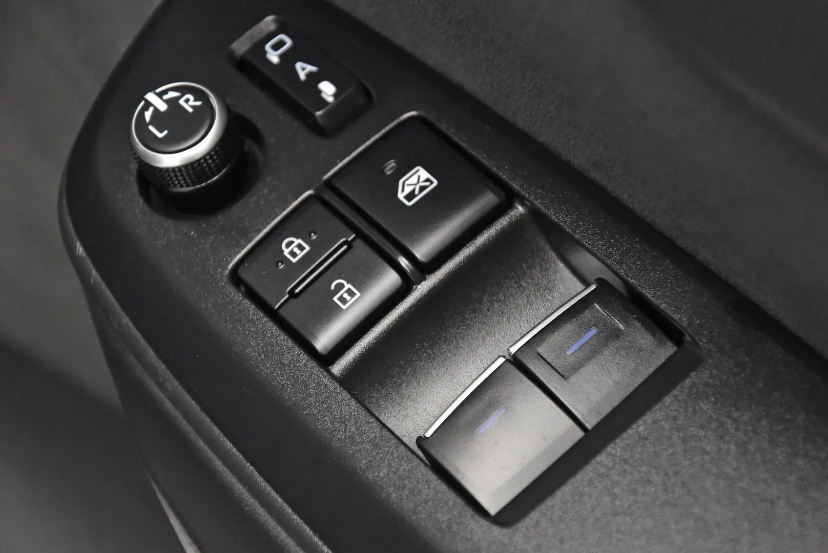 2022 Toyota Yaris Gallery Image 11