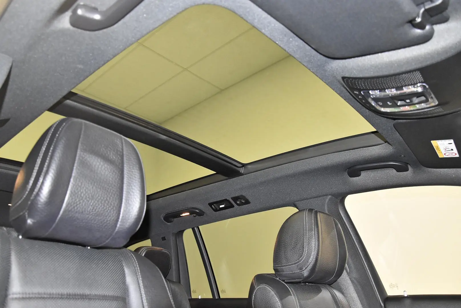 2023 Mercedes-Benz GLS-Class Gallery Image 19