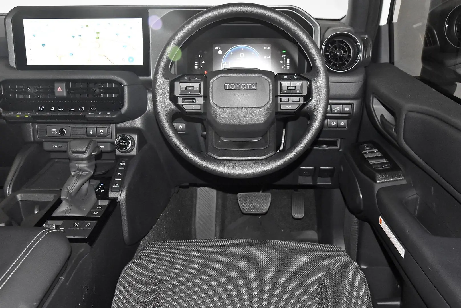 2025 Toyota Landcruiser Prado Gallery Image 15