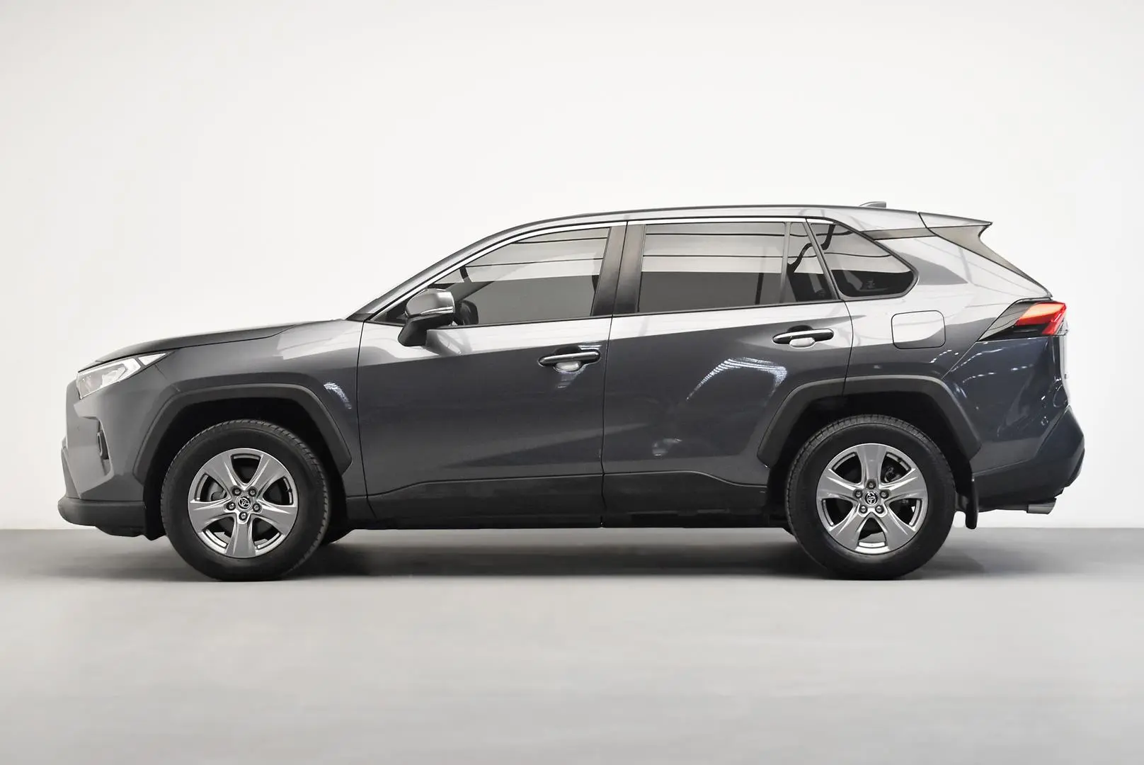 2022 Toyota RAV4 Gallery Image 4