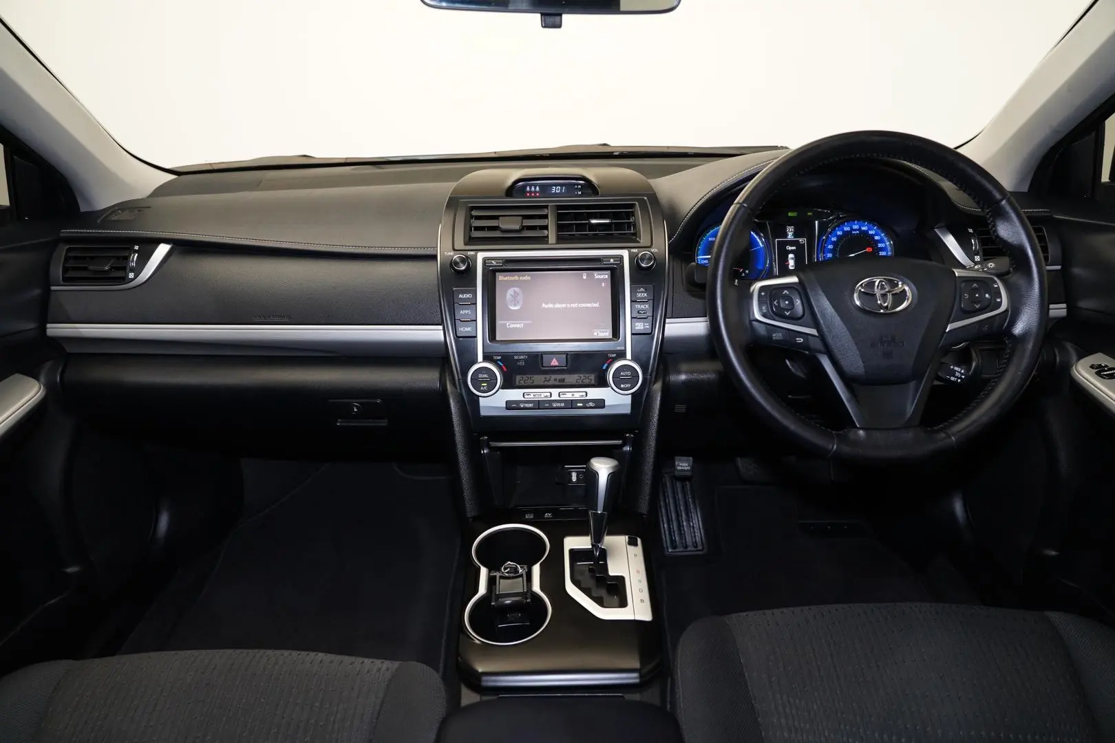 2017 Toyota Camry Gallery Image 10