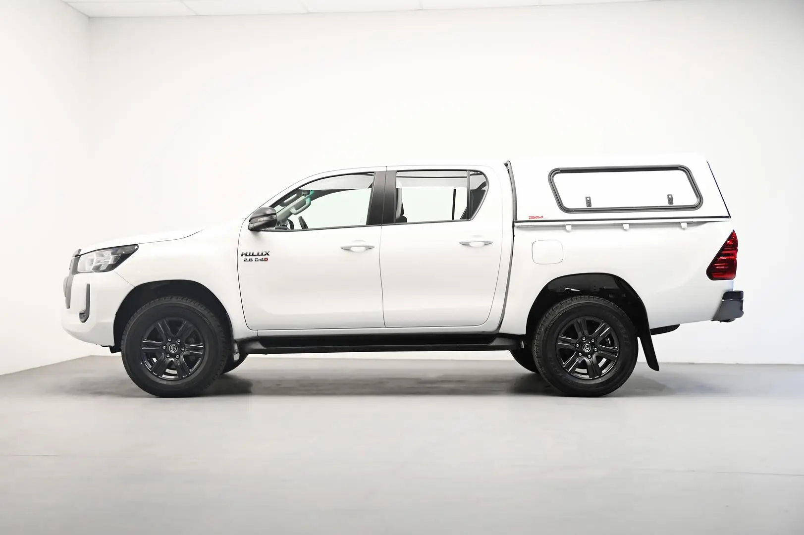 2023 Toyota Hilux Gallery Image 4