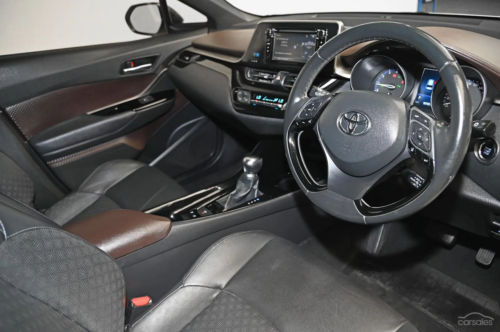 2018 Toyota C-HR Image 9