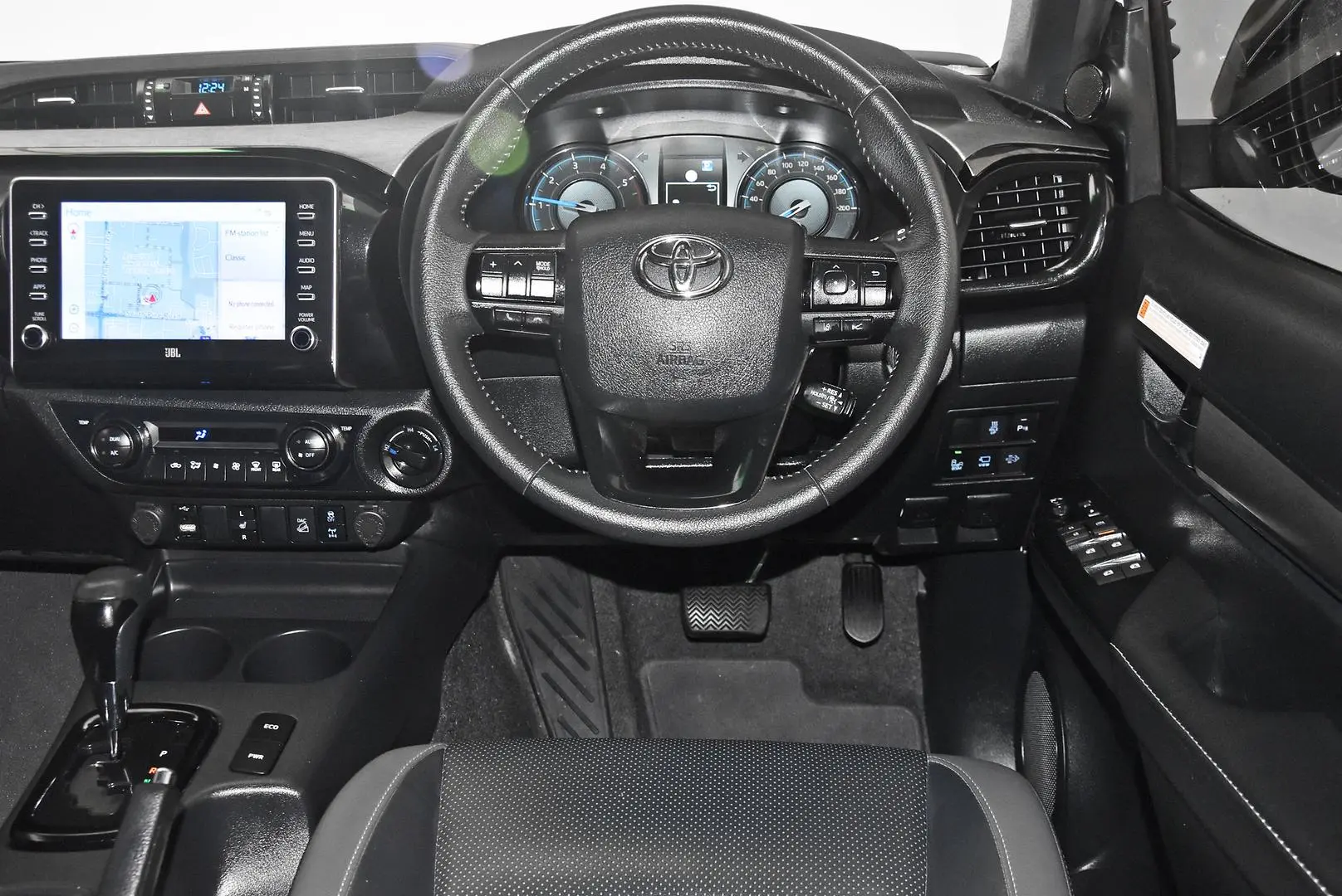 2023 Toyota Hilux Gallery Image 15