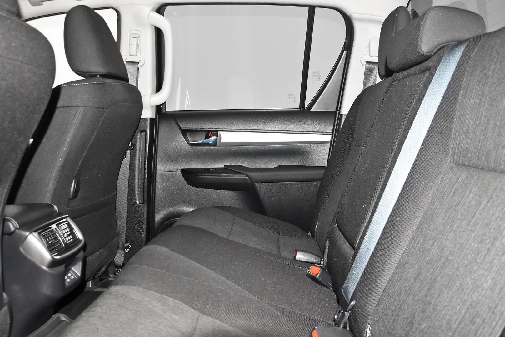 2025 Toyota Hilux Gallery Image 19