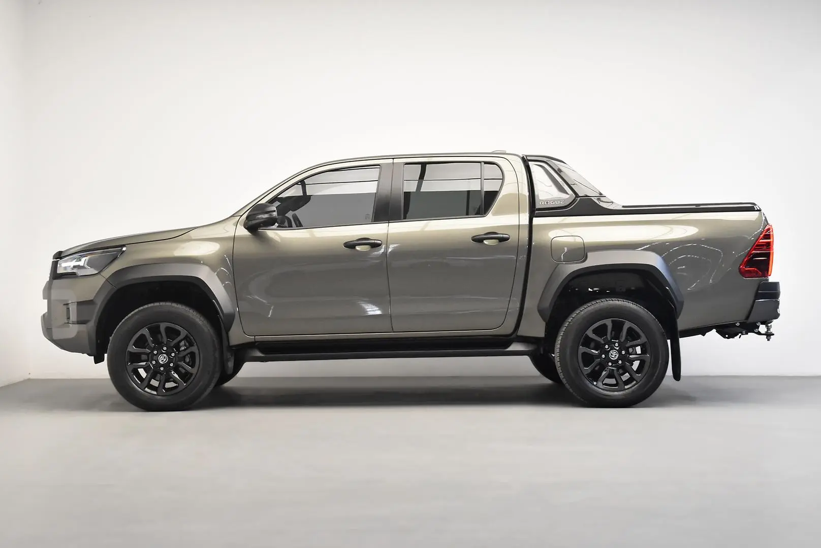 2024 Toyota Hilux Gallery Image 4