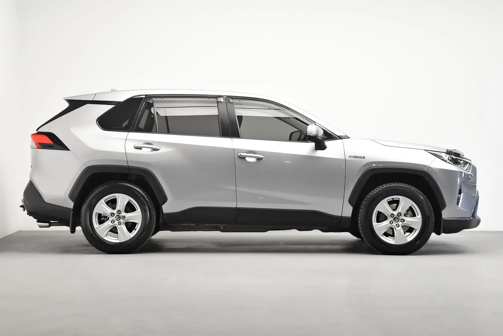 2020 Toyota RAV4 Gallery Image 3