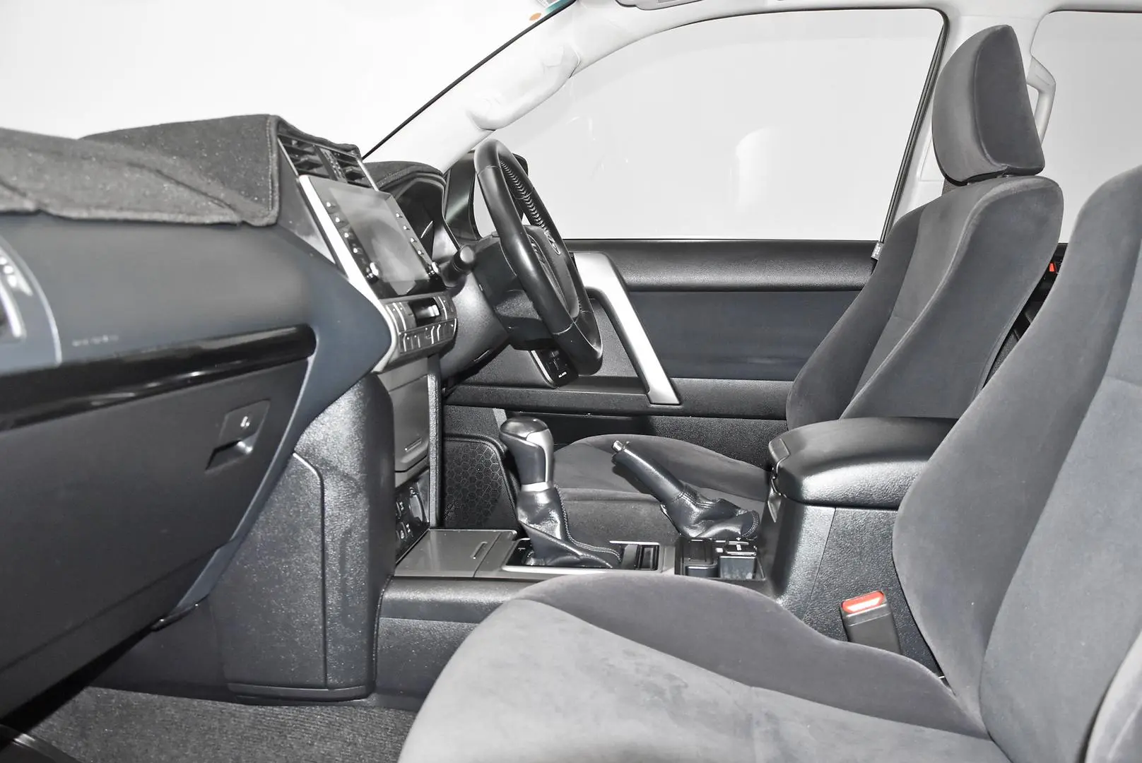 2020 Toyota Landcruiser Prado Gallery Image 16