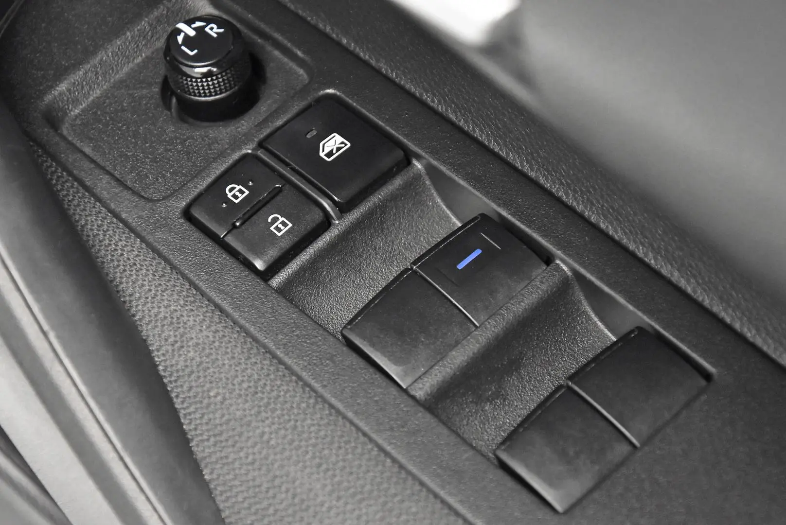 2021 Toyota Corolla Gallery Image 9