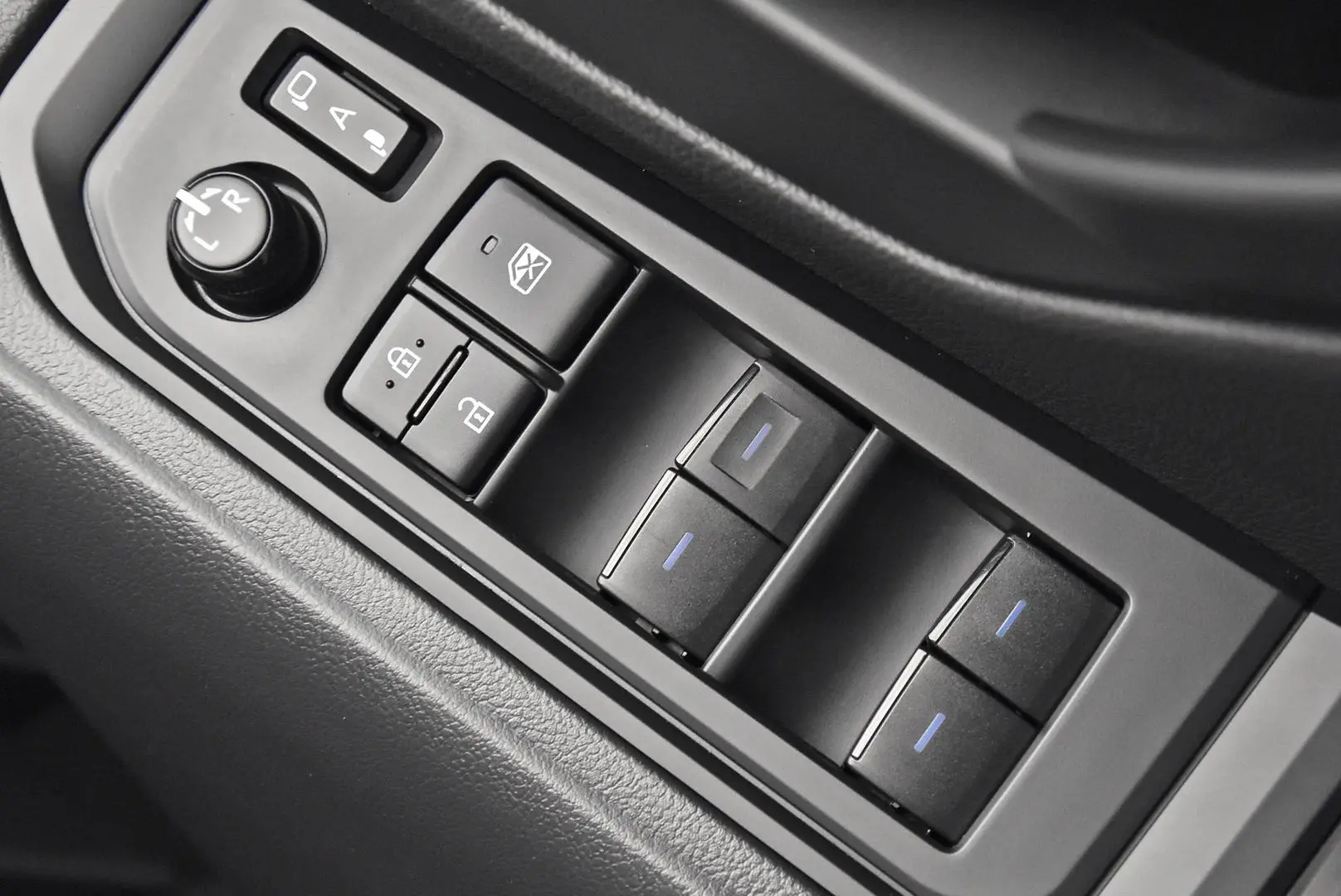 2024 Toyota Landcruiser Gallery Image 8