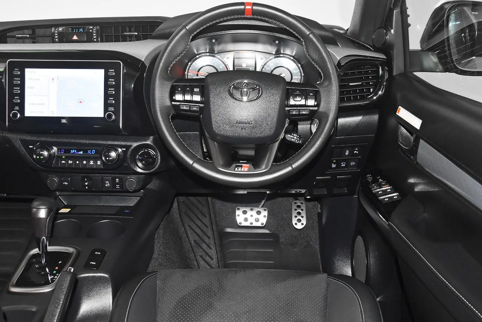 2024 Toyota Hilux Gallery Image 14