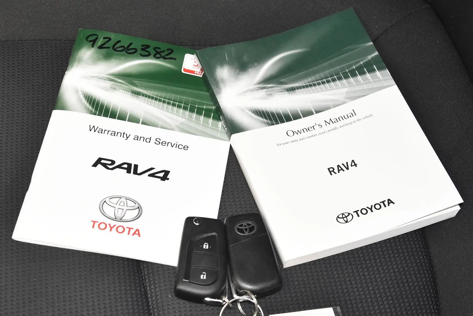 2019 Toyota RAV4 Gallery Image 19