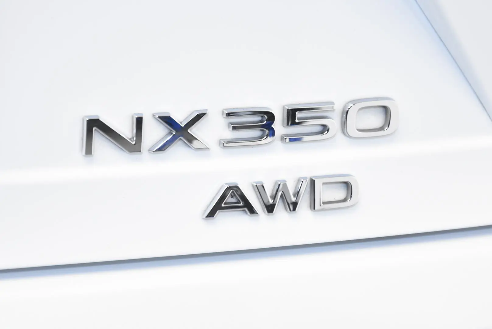 2023 Lexus NX Gallery Image 7