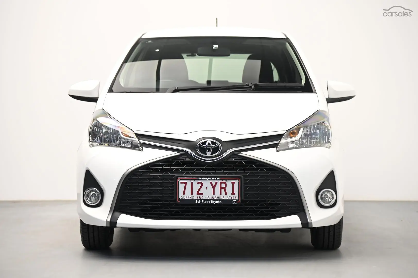 2016 Toyota Yaris Image 2