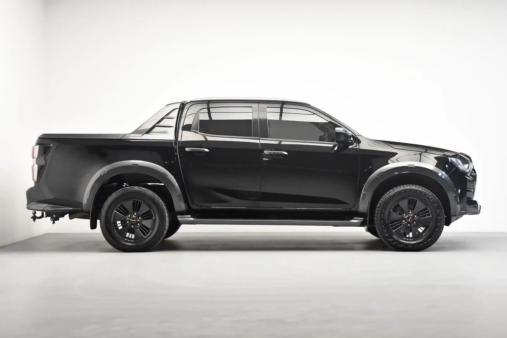 2021 Isuzu D-MAX Gallery Image 3