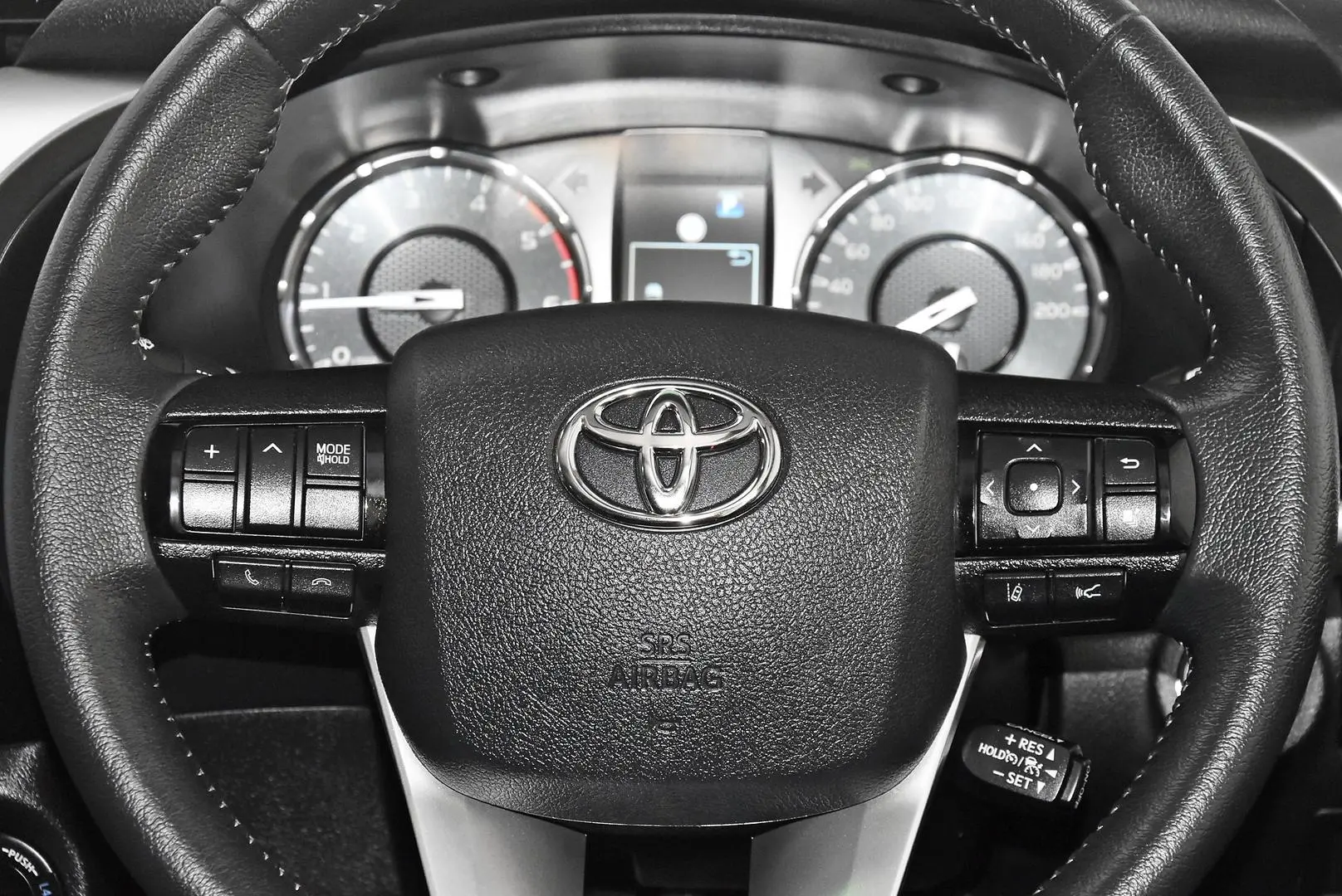 2025 Toyota Hilux Gallery Image 15