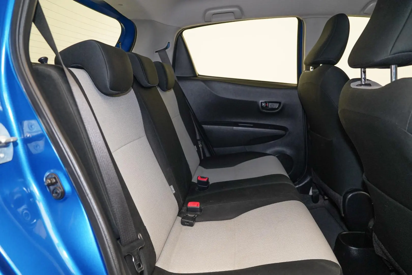 2013 Toyota Yaris Gallery Image 21