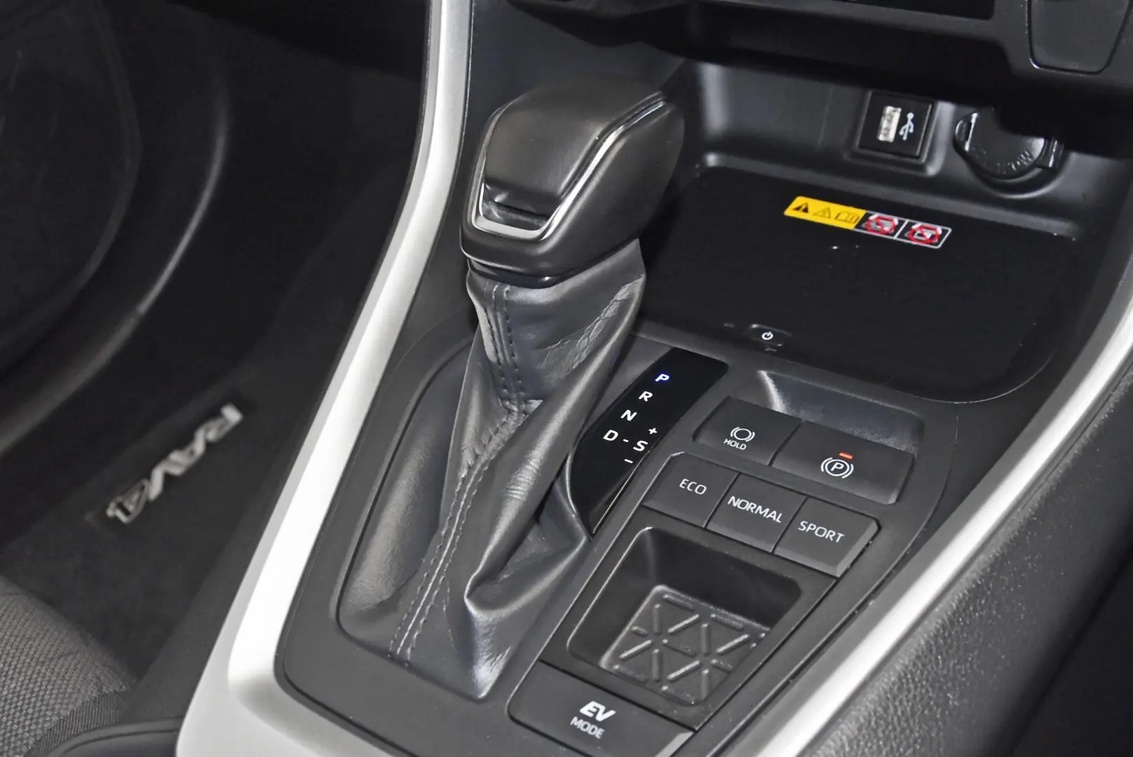 2024 Toyota RAV4 Gallery Image 14