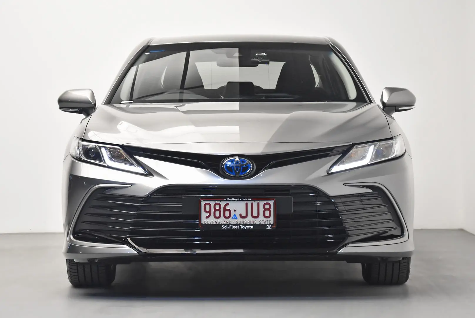 2023 Toyota Camry Gallery Image 2