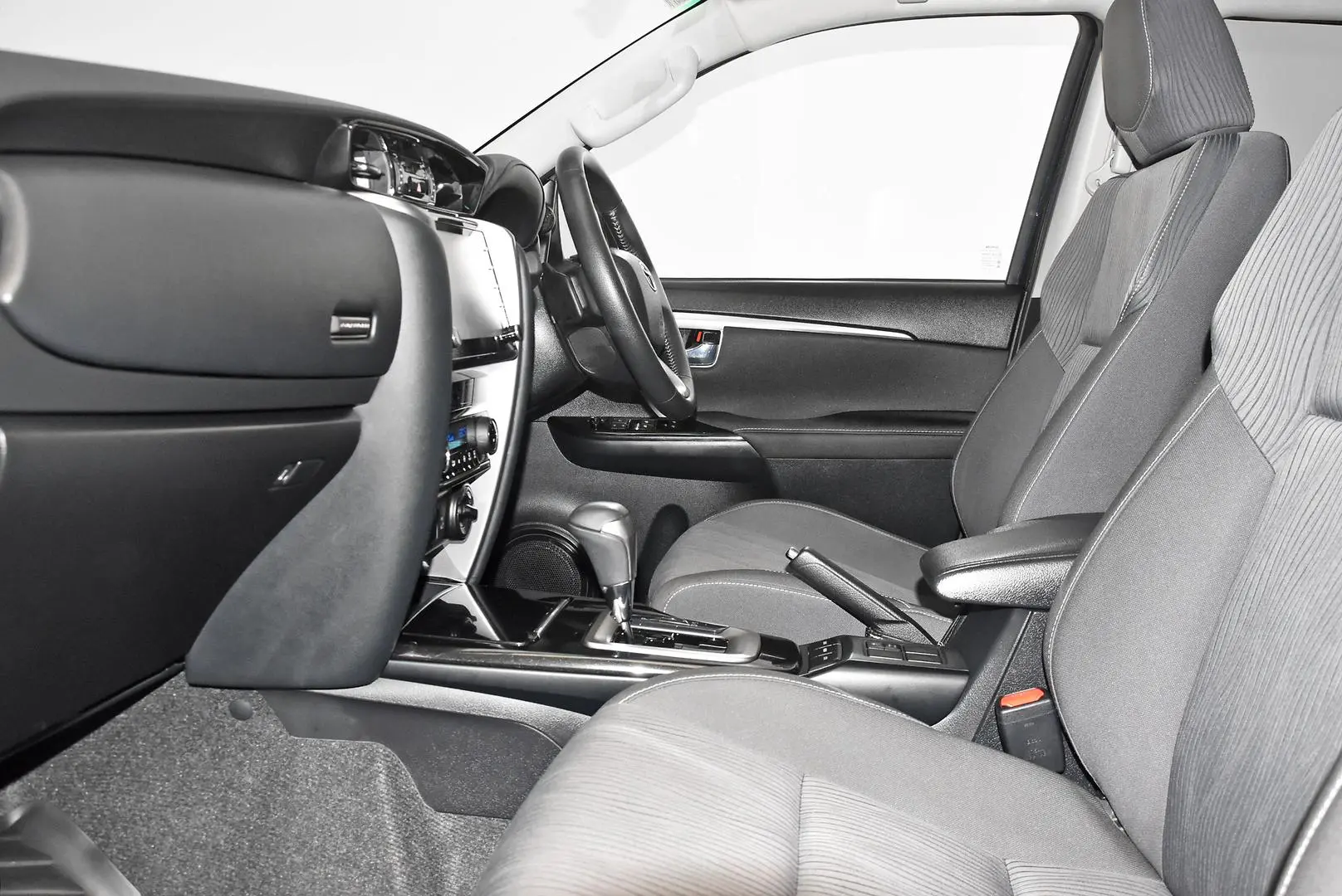 2024 Toyota Fortuner Gallery Image 16