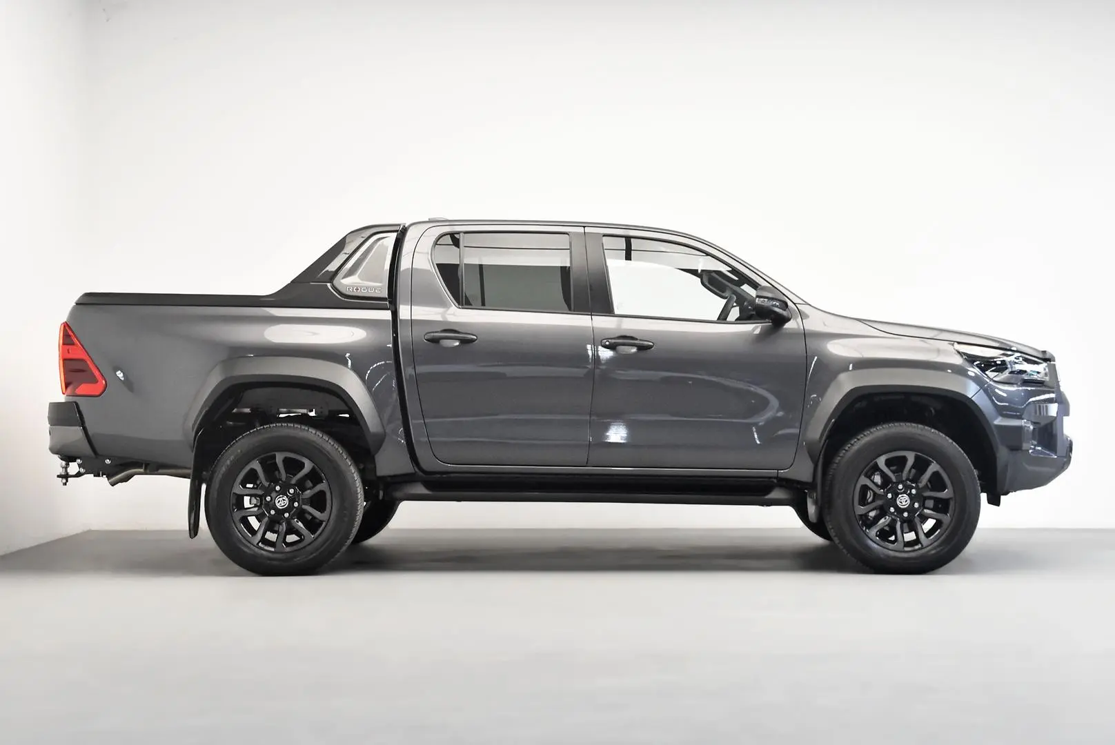 2024 Toyota Hilux Gallery Image 3