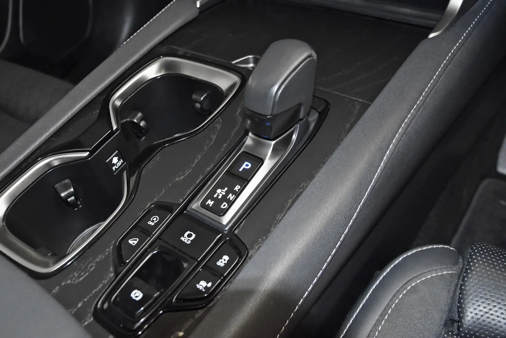 2023 Lexus RX Gallery Image 16