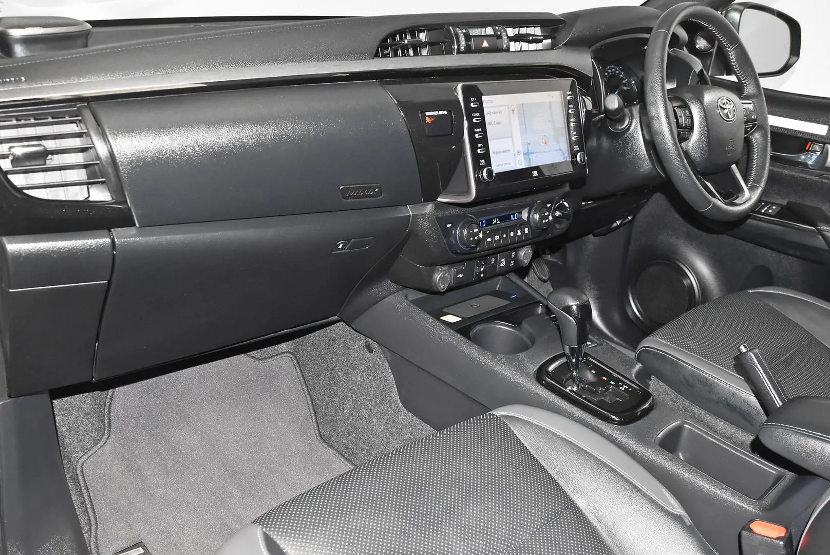 2024 Toyota Hilux Gallery Image 17