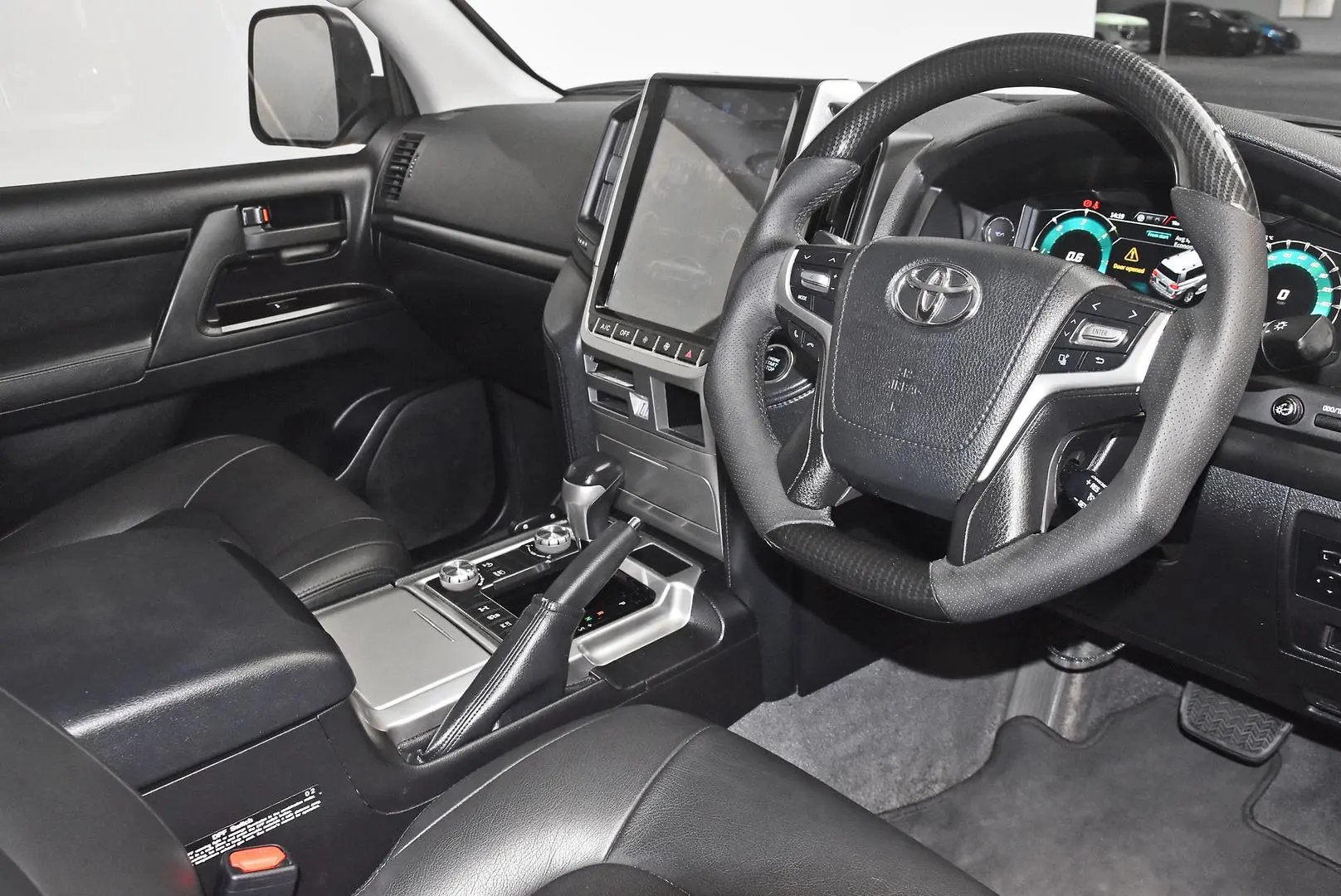 2018 Toyota Landcruiser Gallery Image 7