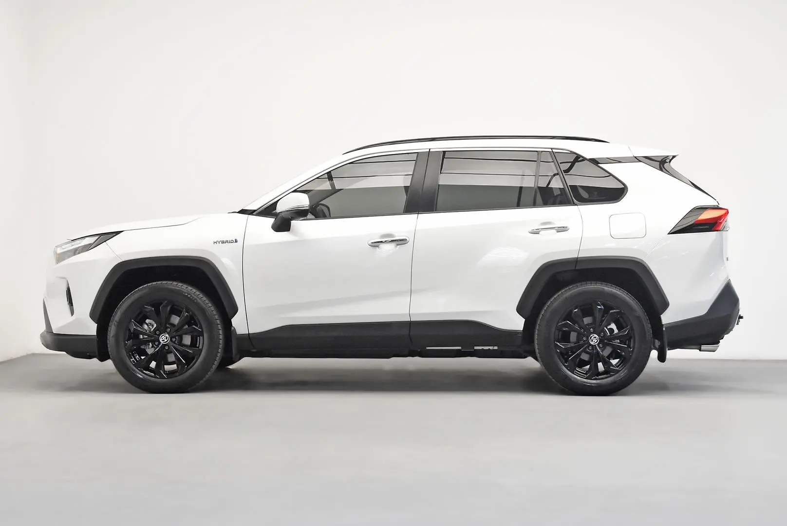 2023 Toyota RAV4 Gallery Image 4