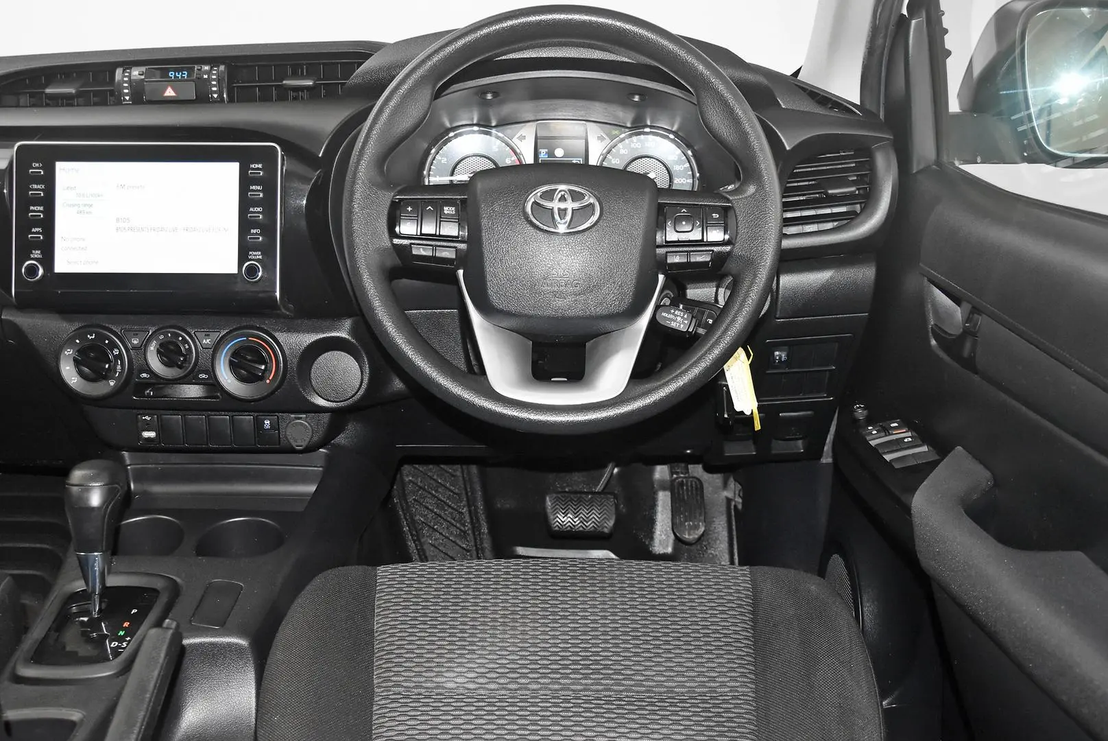 2020 Toyota Hilux Gallery Image 14