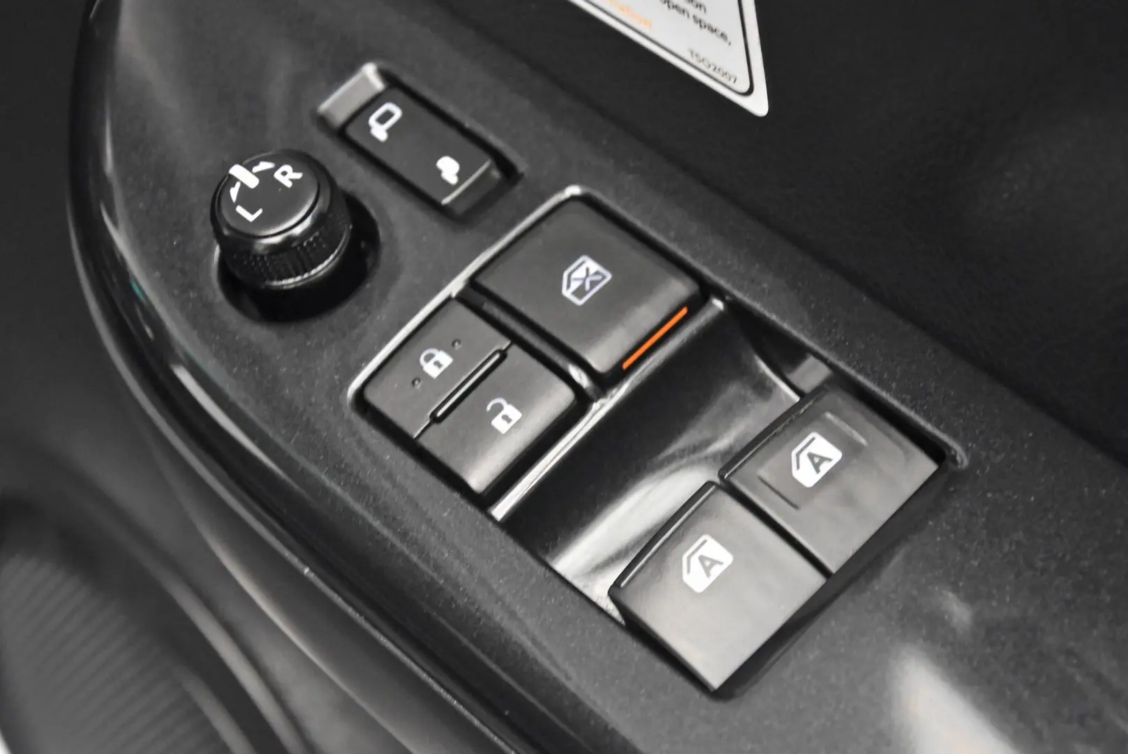 2021 Toyota Hilux Gallery Image 11