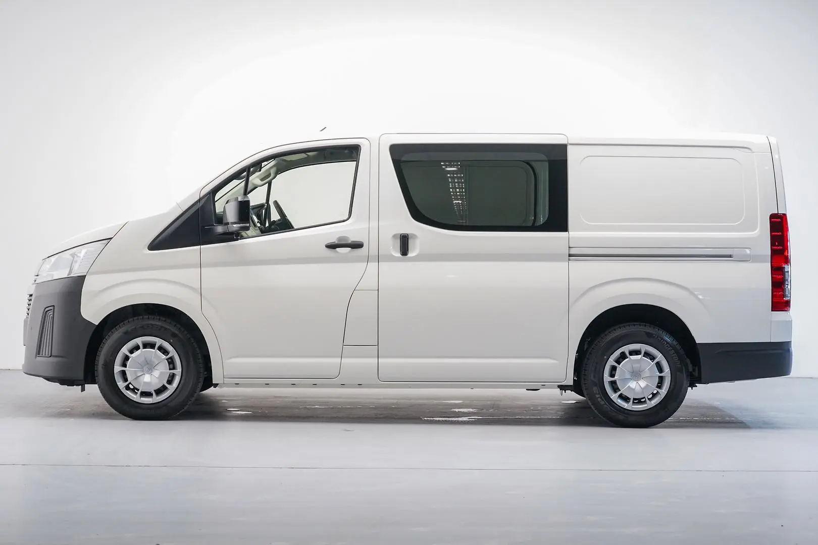 2025 Toyota Hiace Gallery Image 2