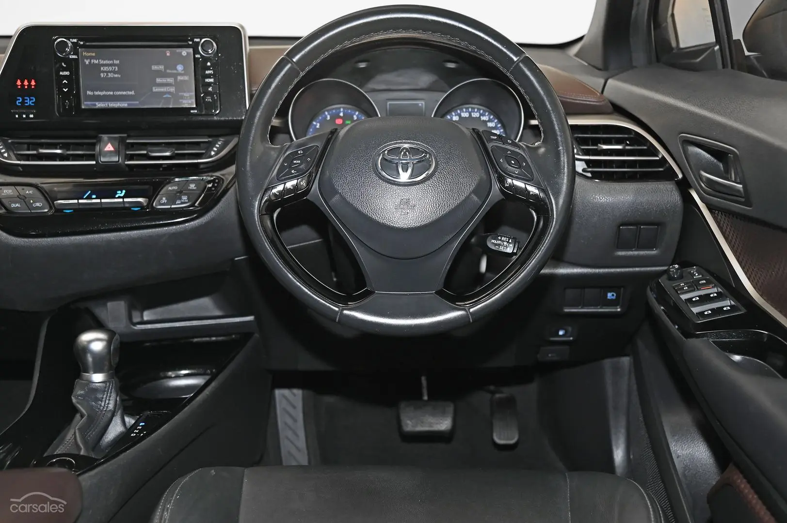 2018 Toyota C-HR Image 15