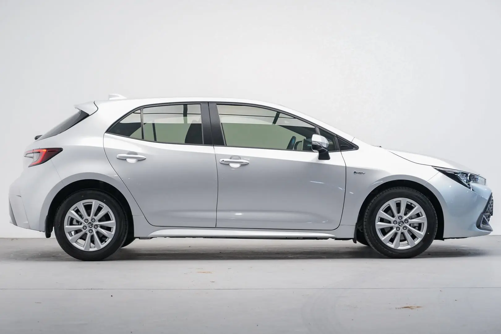 2024 Toyota Corolla Gallery Image 2