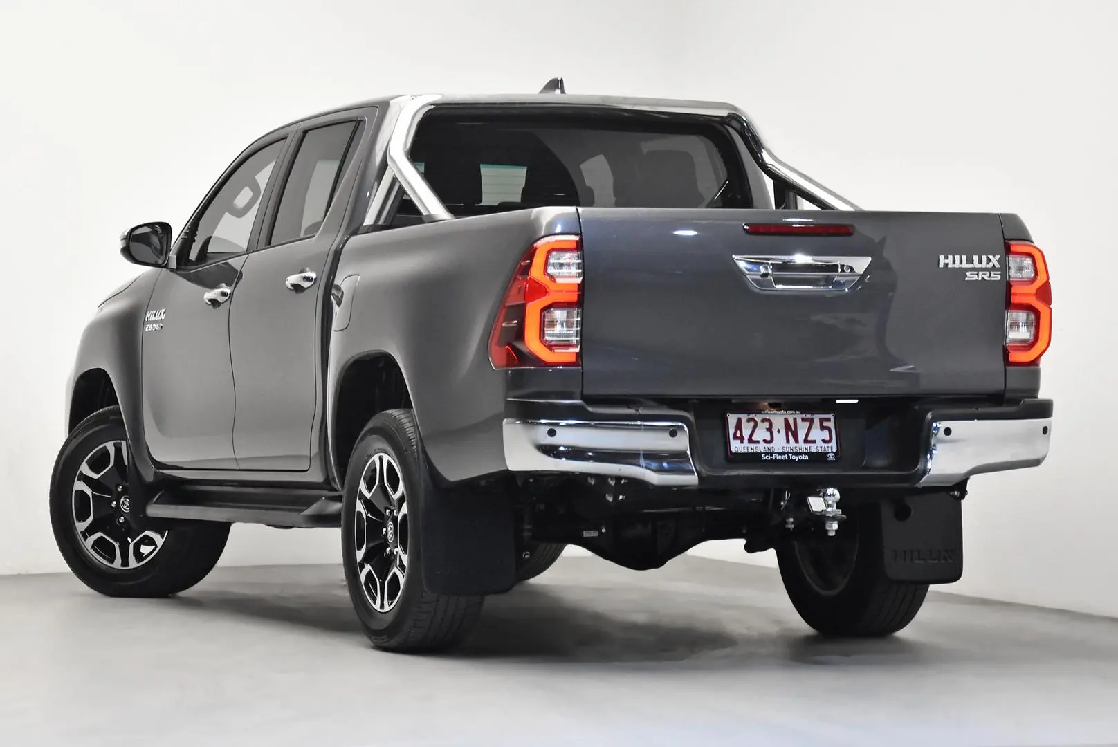 2021 Toyota Hilux Gallery Image 5