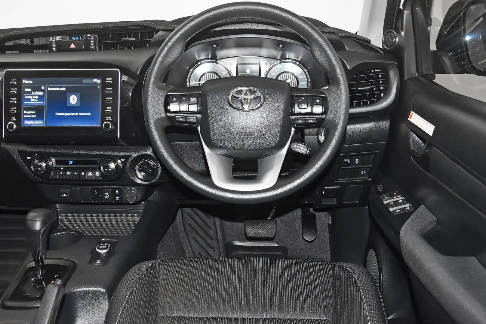 2024 Toyota Hilux Gallery Image 14