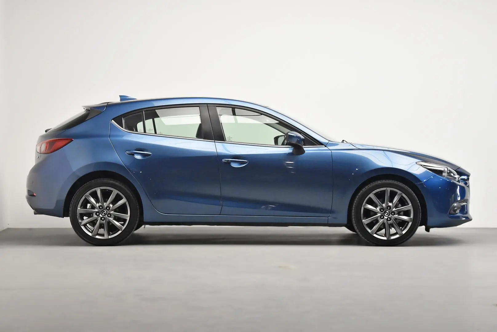 2018 Mazda 3 Gallery Image 3