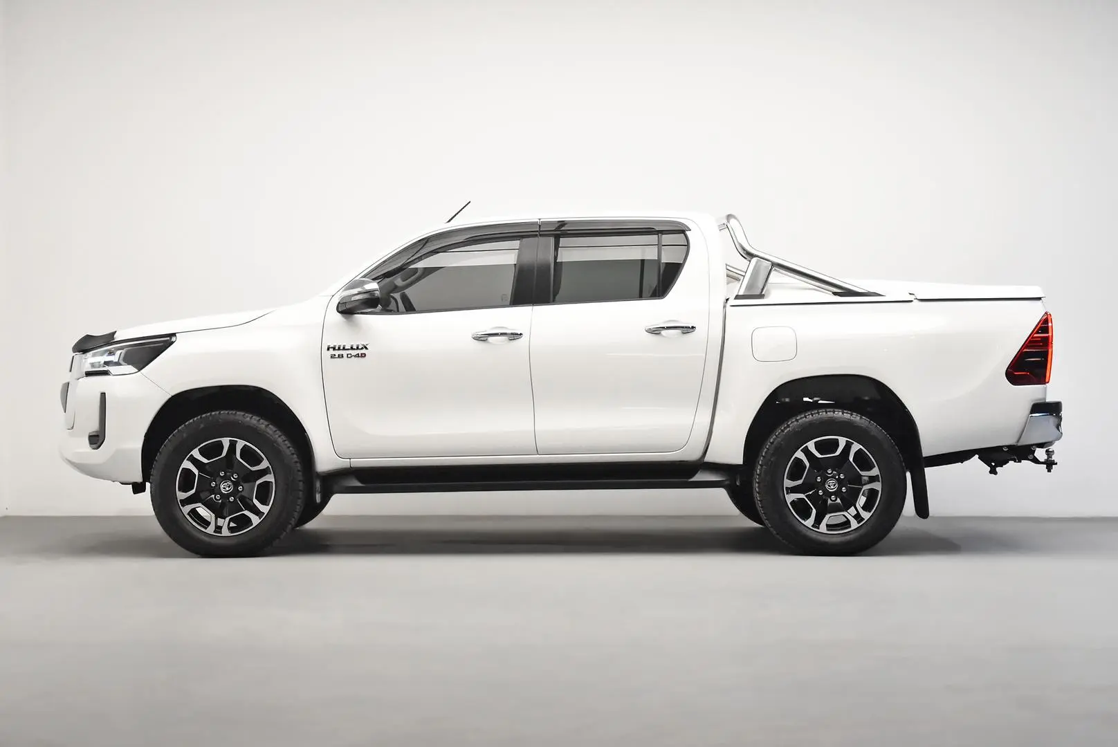 2020 Toyota Hilux Gallery Image 4