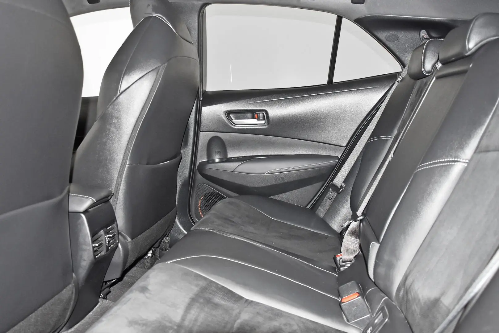 2018 Toyota Corolla Gallery Image 19