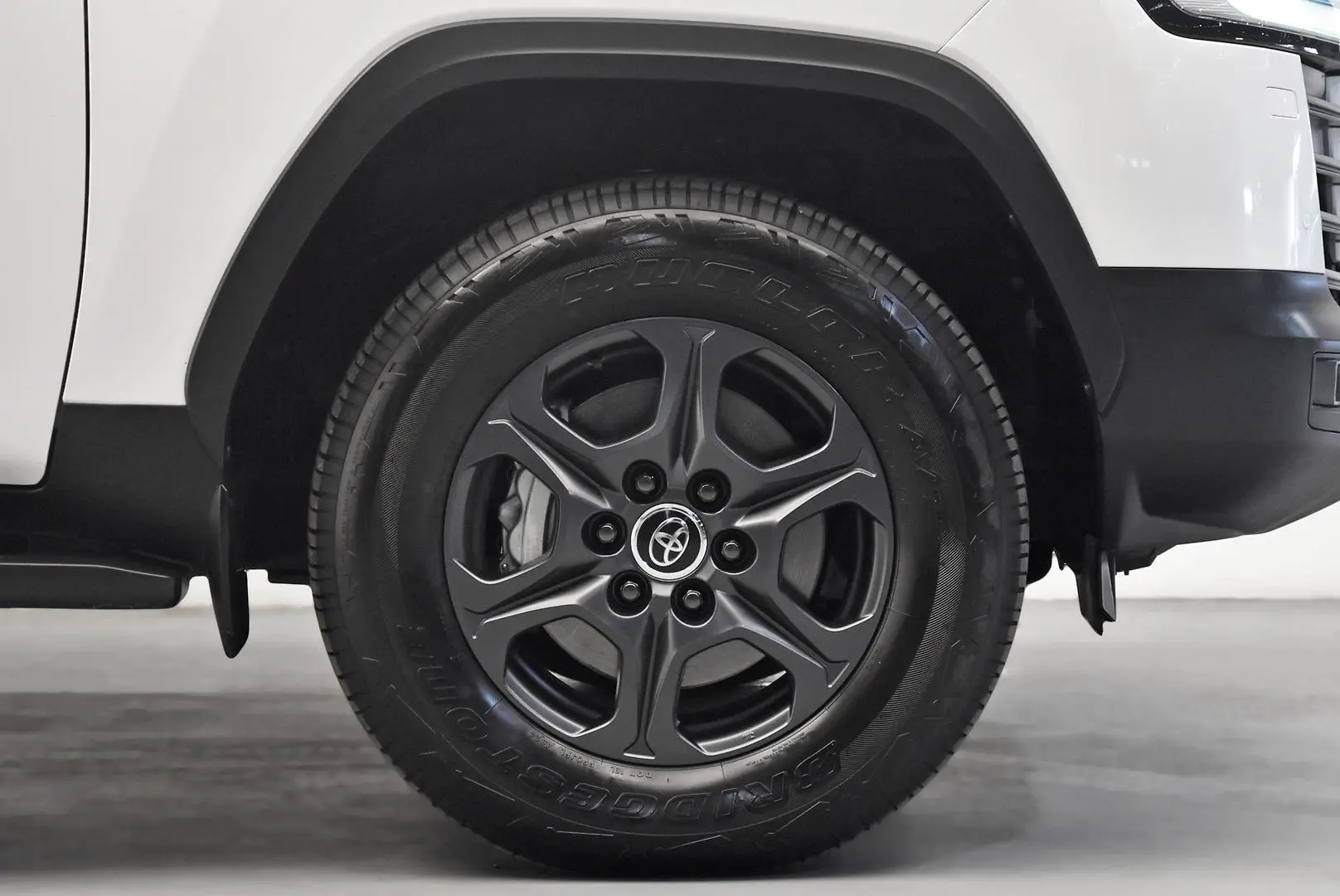 2022 Toyota Landcruiser Gallery Image 24