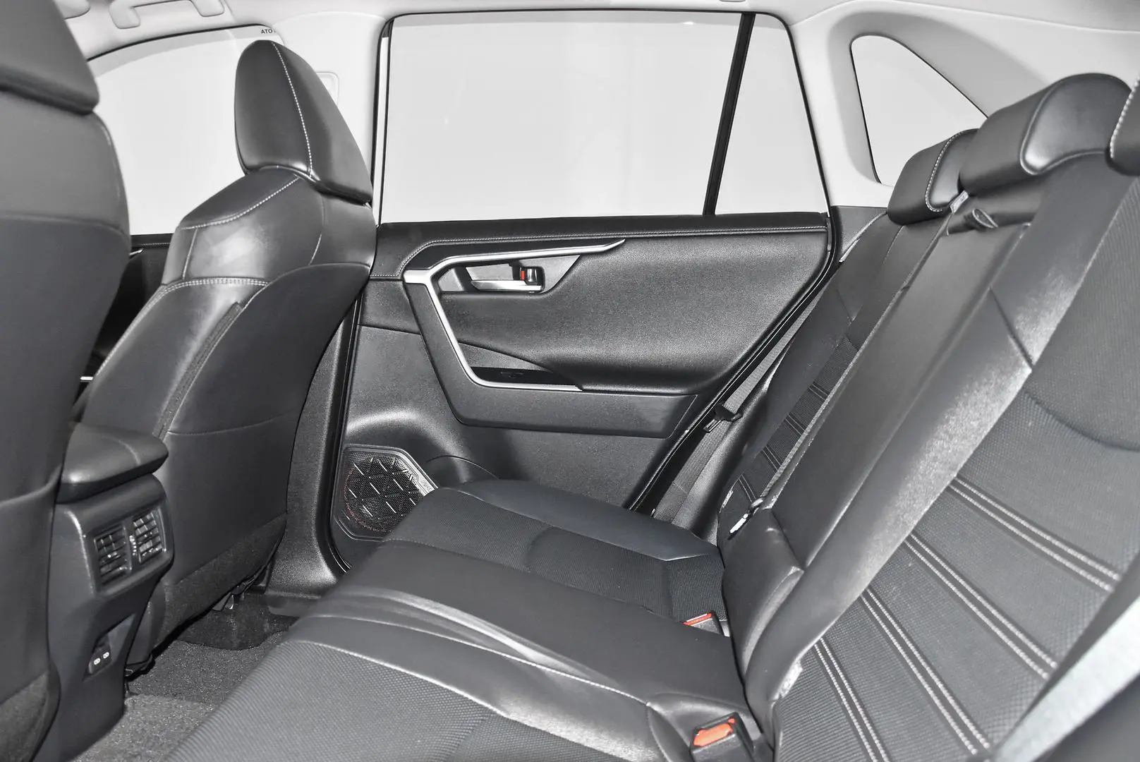 2024 Toyota RAV4 Gallery Image 19