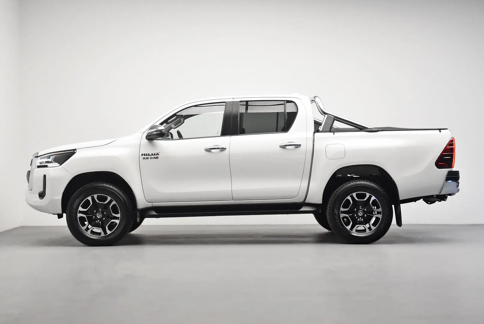 2023 Toyota Hilux Gallery Image 4