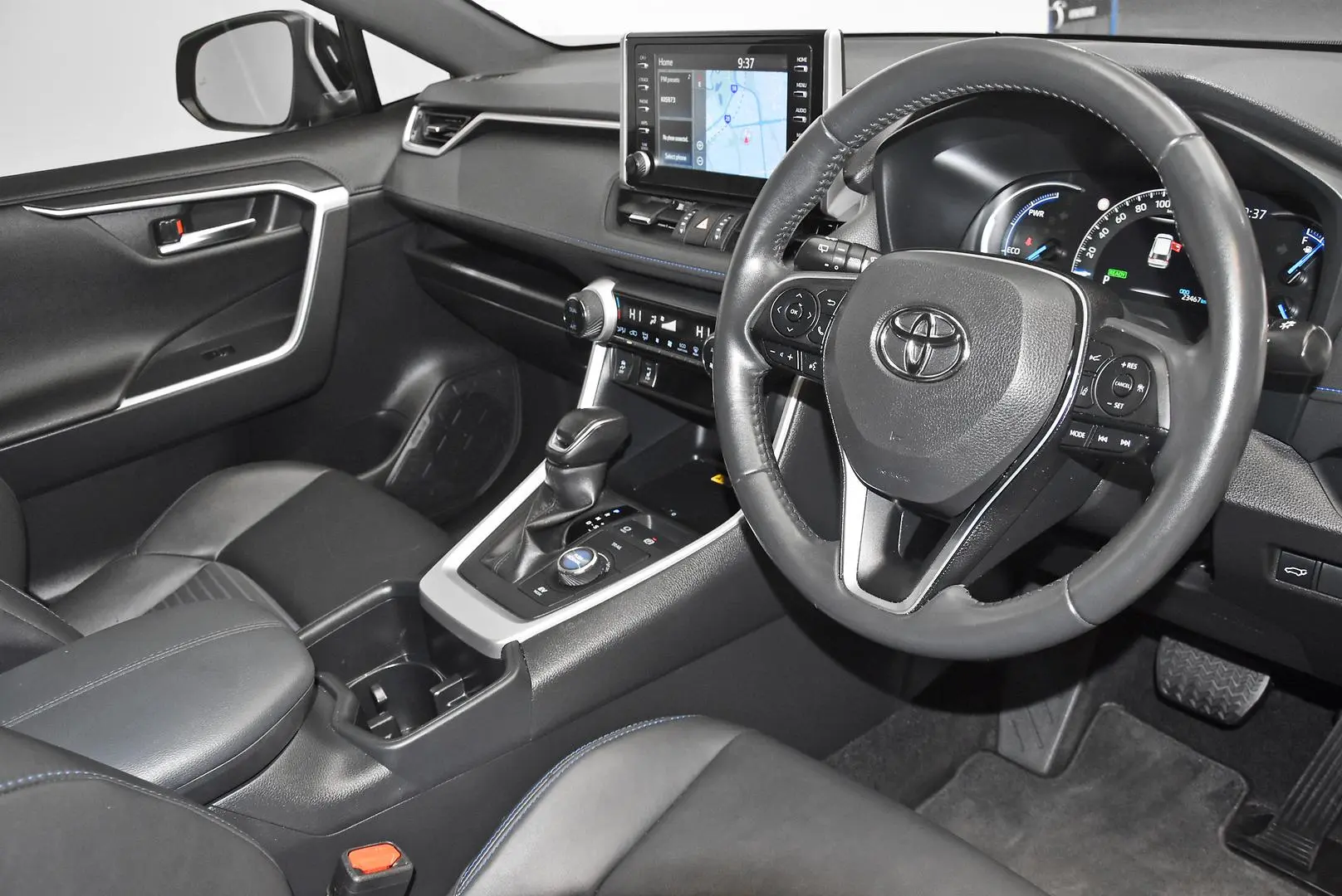 2022 Toyota RAV4 Gallery Image 9