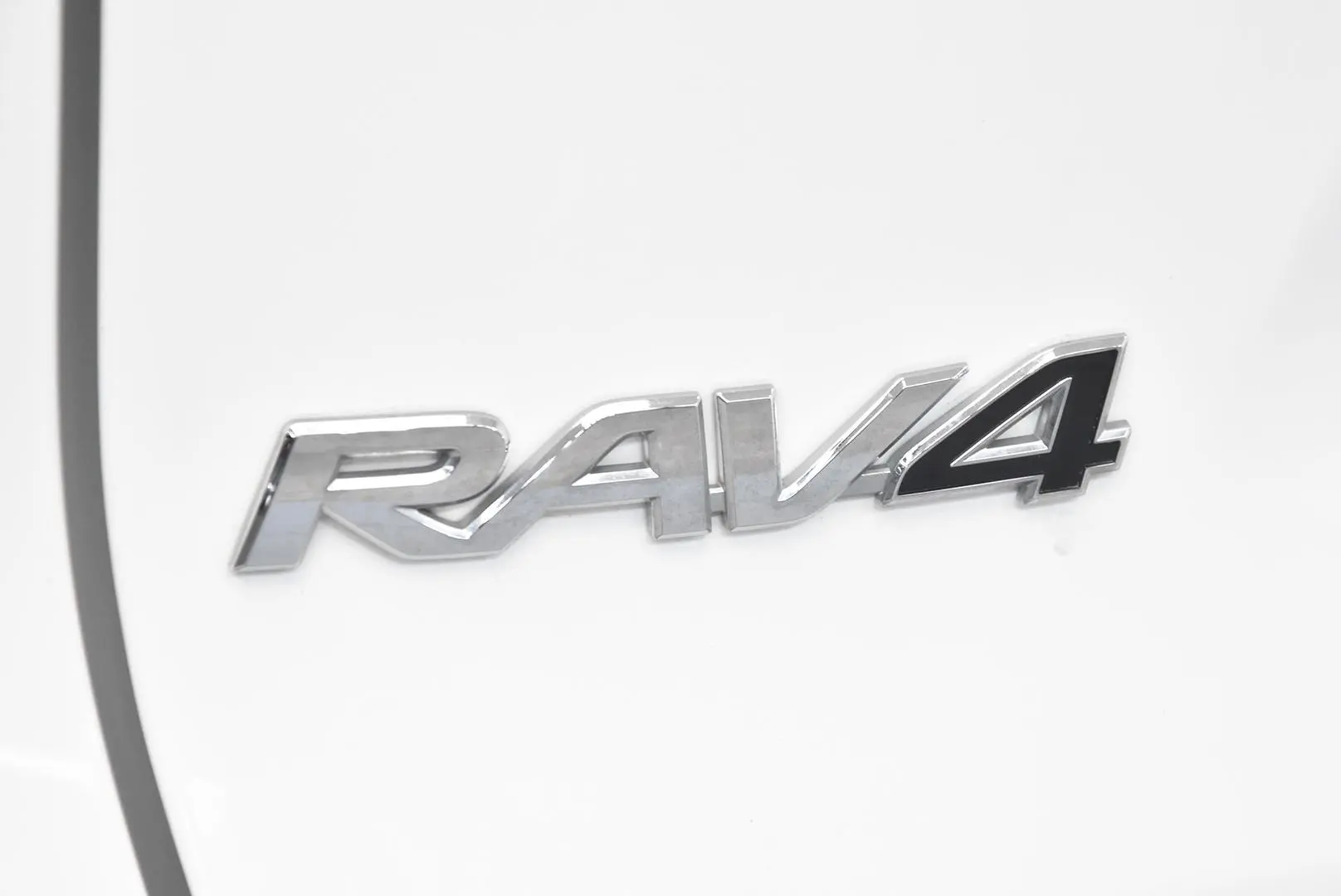 2020 Toyota RAV4 Gallery Image 7