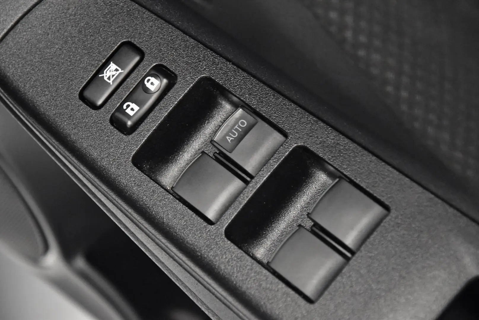 2018 Toyota Yaris Gallery Image 9