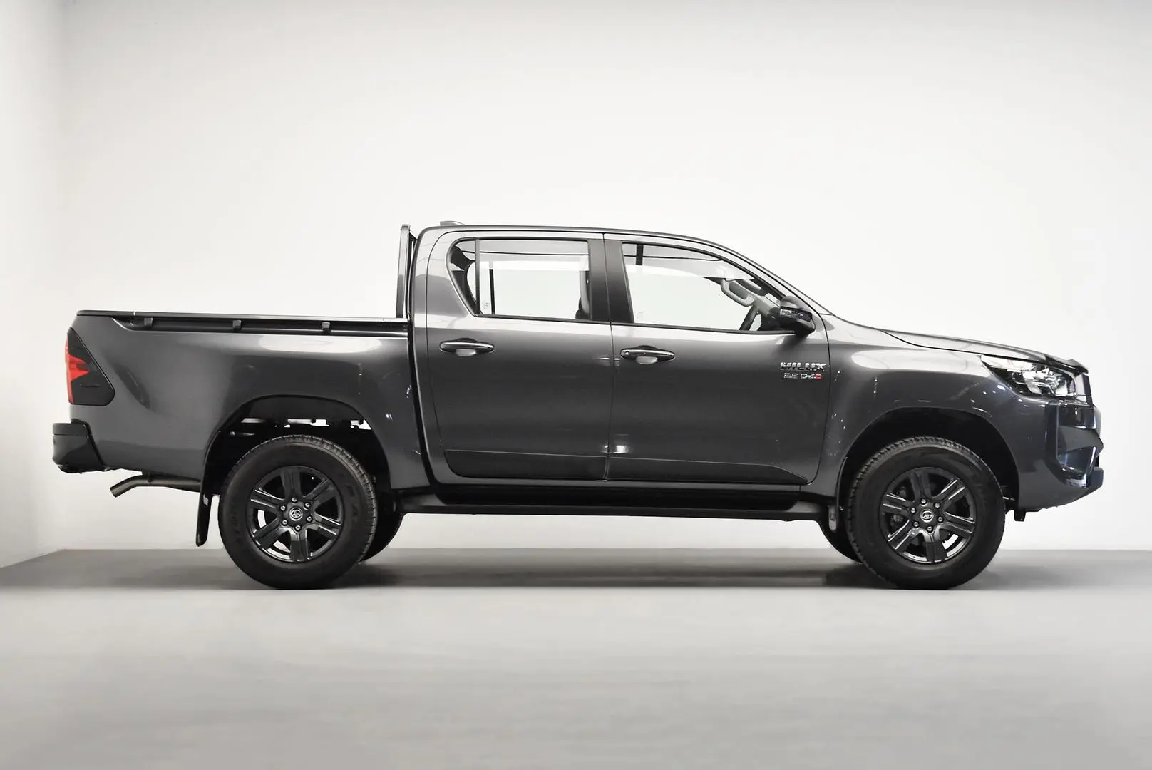 2025 Toyota Hilux Gallery Image 3